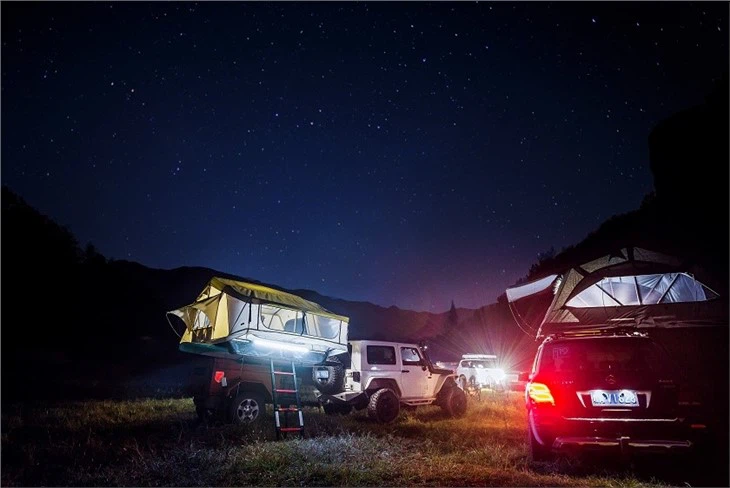 China Hard Shell Roof Top Tent